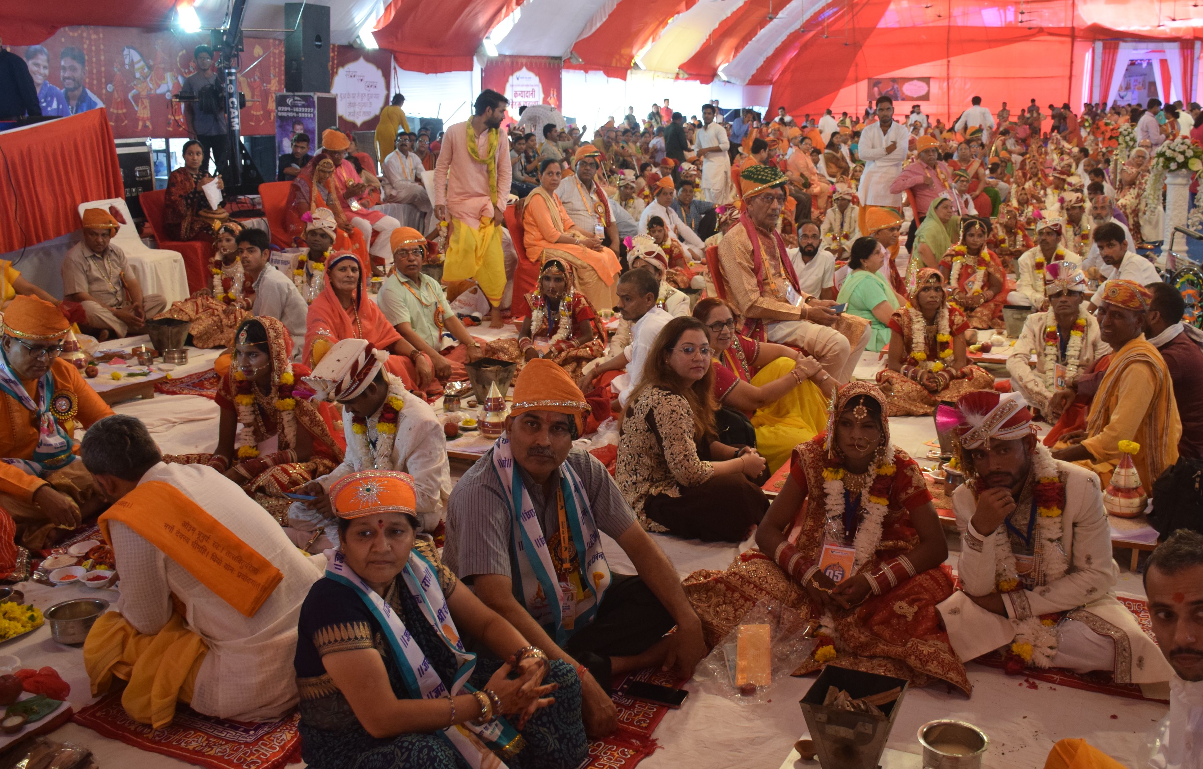 51 दिव्यांग व निर्धन जोड़ों ने थामा एक-दूजे का हाथ
