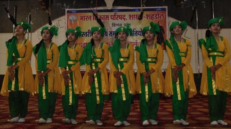 Maharishi, Vivek and Gyanodaya were the first participants in group singing