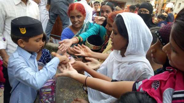 Photo Gallery : नबी के वंशज ने पढ़ाई आशूरा की दुआं, देश में अमन चैन के साथ हो खुशहाली