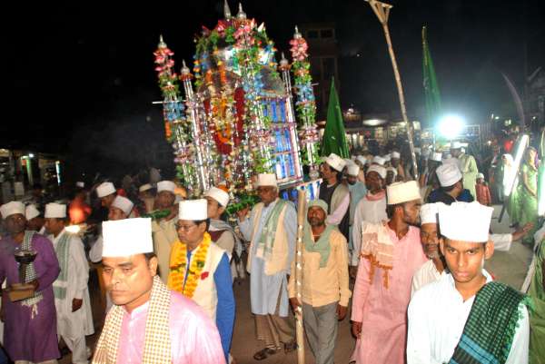 Photo Gallery : नबी के वंशज ने पढ़ाई आशूरा की दुआं, देश में अमन चैन के साथ हो खुशहाली