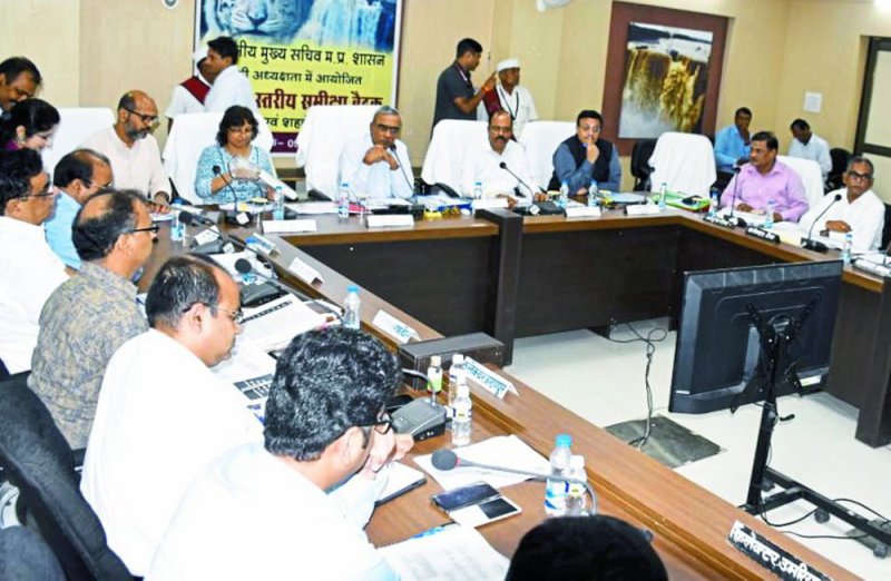 Chief Secretary SR Mohanty of Rewa and Shahdol Division reviewed