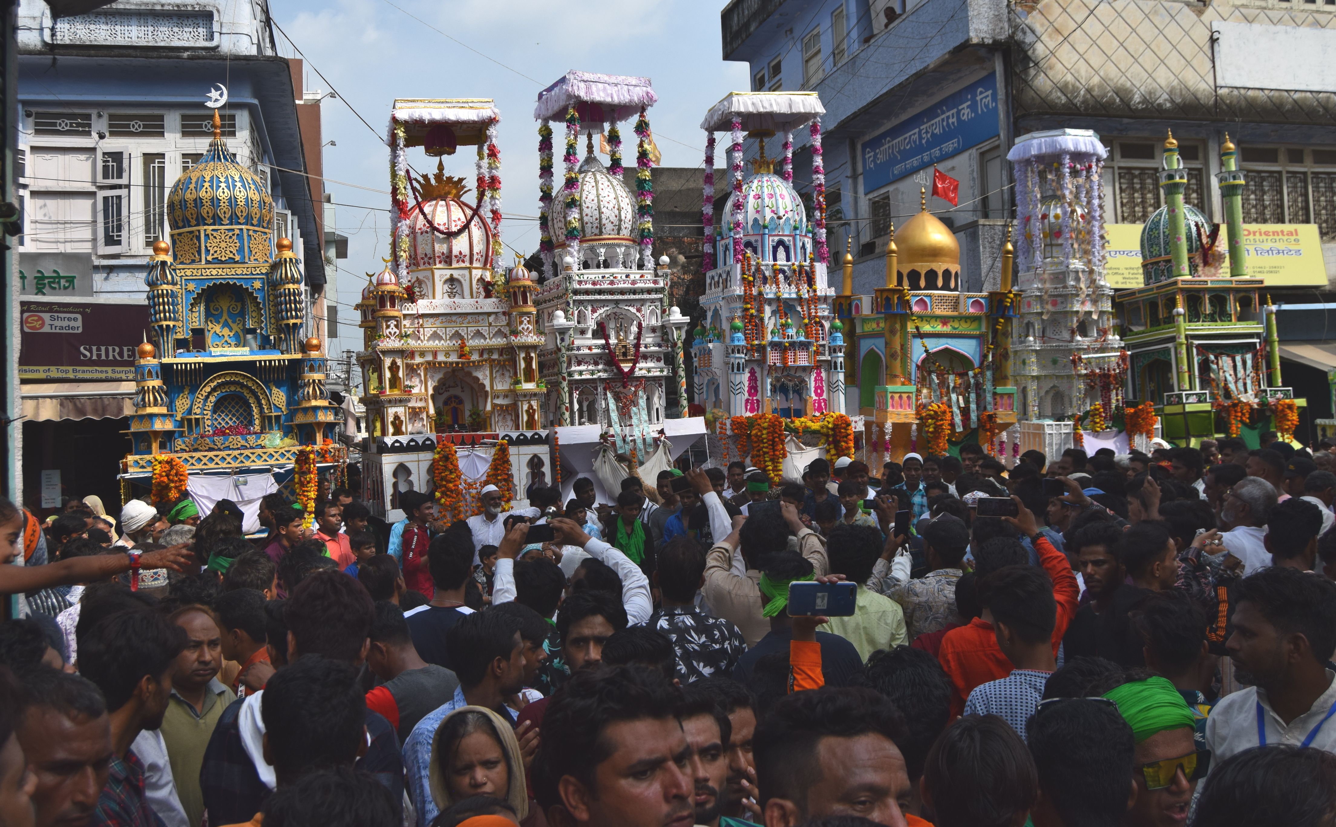 कर्बला में ताजिए सैराब, फतेहपुरिया चौपड़ पर हुआ रूहानी मिलन