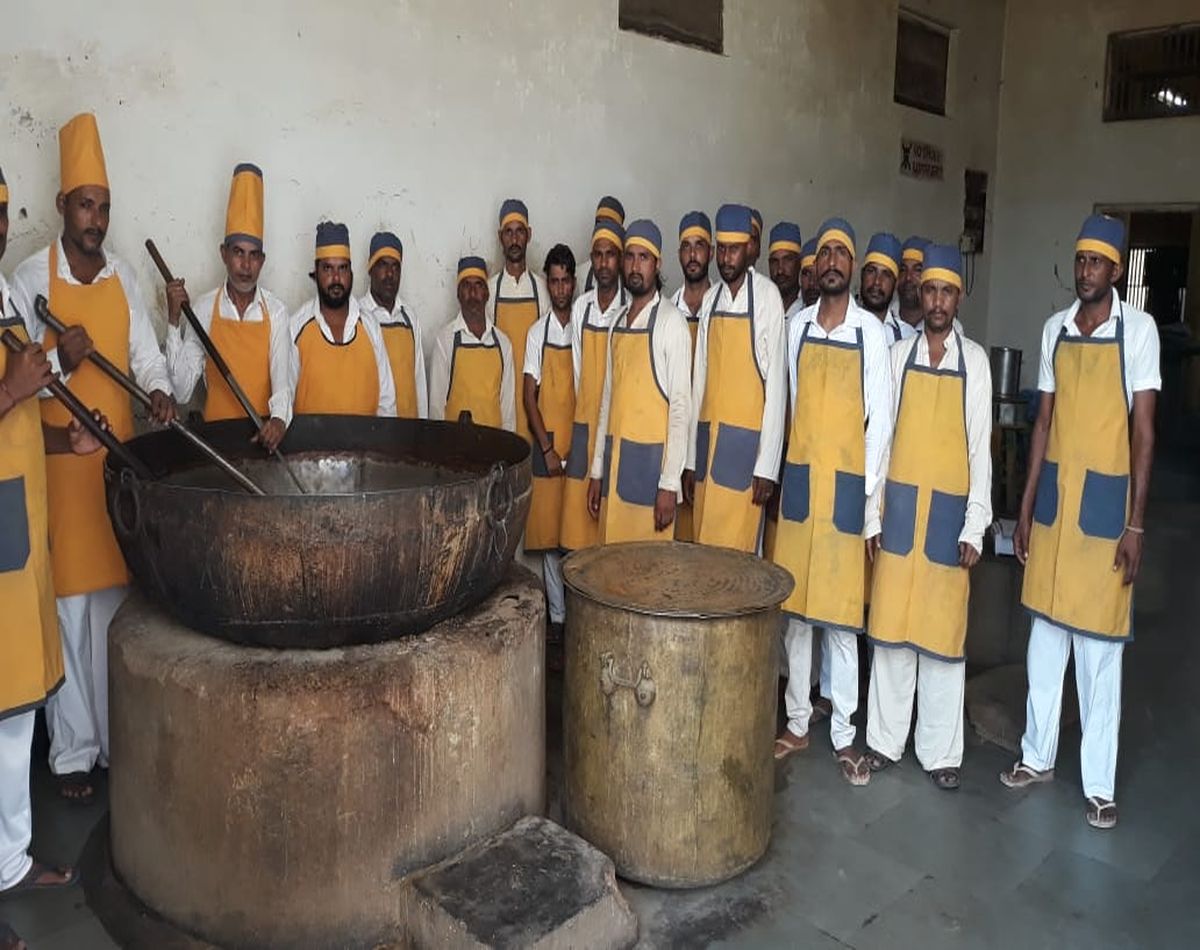 bikaner news : New Cooking Dress for Prisoners