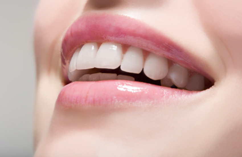 Oral hygiene Tips: घरेलू नुस्खाें से पाएं साफ चमकदार दांत
