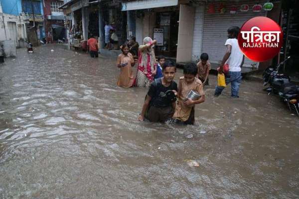 Heavy Rain In Pushkar