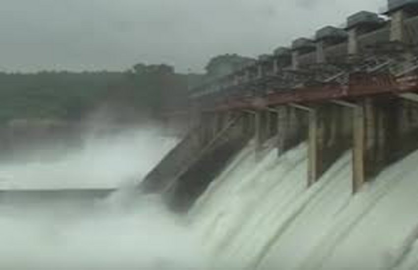 Patrika News: नर्मदा बांध से पानी छोड़ा, मल्हारराव घाट डूबा