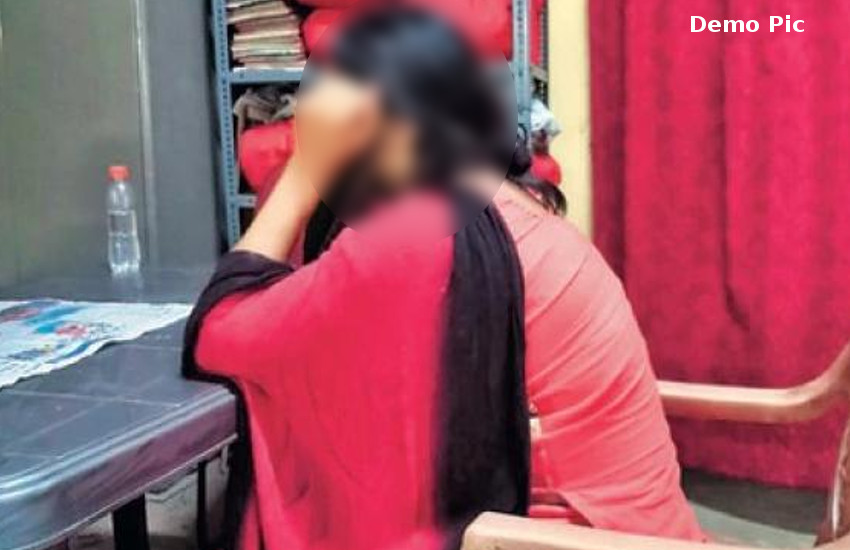 राजस्थान में जेल प्रहरी ने महिला प्रहरी से चाकू की नोक पर किया बलात्कार, दूसरी महिला प्रहरियों ने भी नहीं की पीडि़ता की मदद