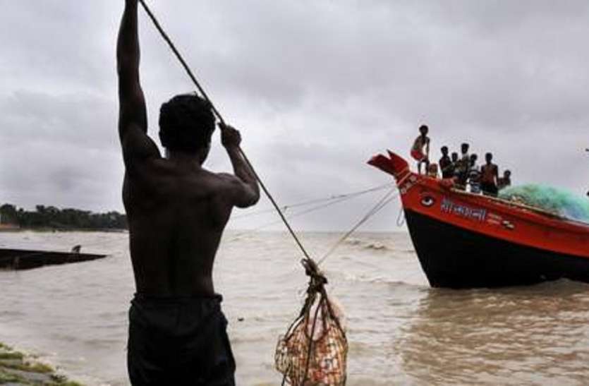 Tamilnadu: मछुआरों का आरोप तटरक्षक बल ने किया हमला