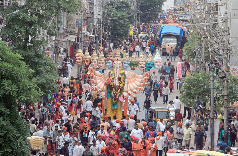 Ganesh in ahmedabad: नाचते-गाते दी बप्पा को विदाई
