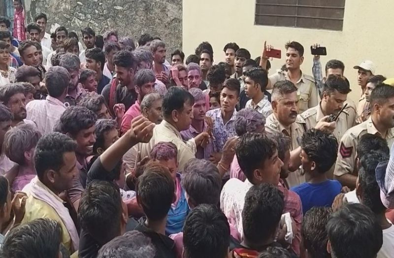 Tension in Ganesh idol immersion procession in Sarwad