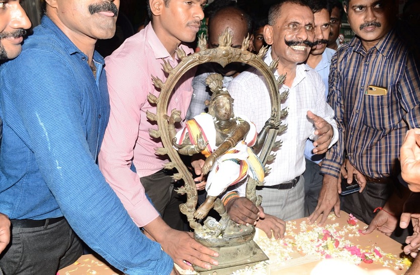 तमिलनाडु से चोरी की गई 700 साल पुरानी नटराज की मूर्ति,मेलबोर्न से लाई गई वापिस