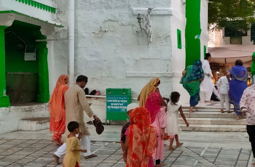 Ajmer News -Dargah : खादिमों के आगे झुकी दरगाह कमेटी