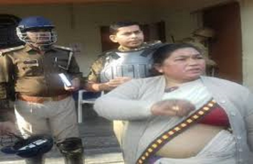 Former Samajwadi Party MLA Vijma Yadav will face robbery case