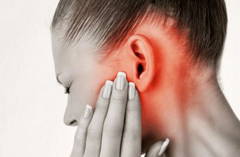 नाक की हड्डी अधिकतर टेढ़ी होती है, दिक्कत हो तो ही इलाज लें