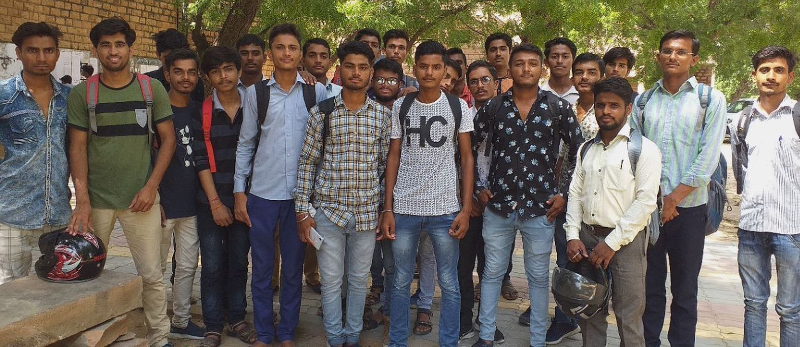 स्टूडेंट्स बोले-हमारे फ्यूचर के साथ गेम मत खेलो