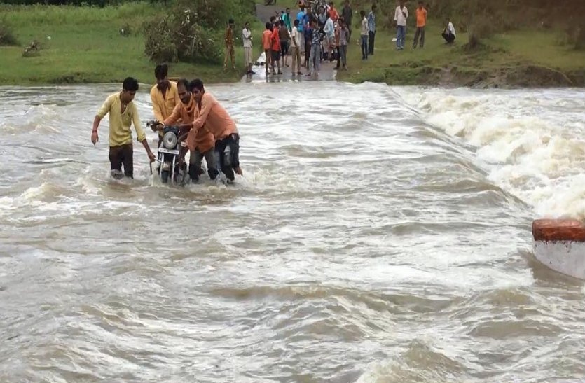 For four days, people are risking their lives on the Sillar river in spate