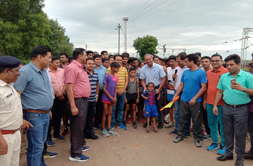Railway News: DRM ने स्वच्छता, पर्यावरण संरक्षण और सिंगल यूज प्लाटिक के बैन को लेकर दिया बड़ा संदेश, देखें वीडियो