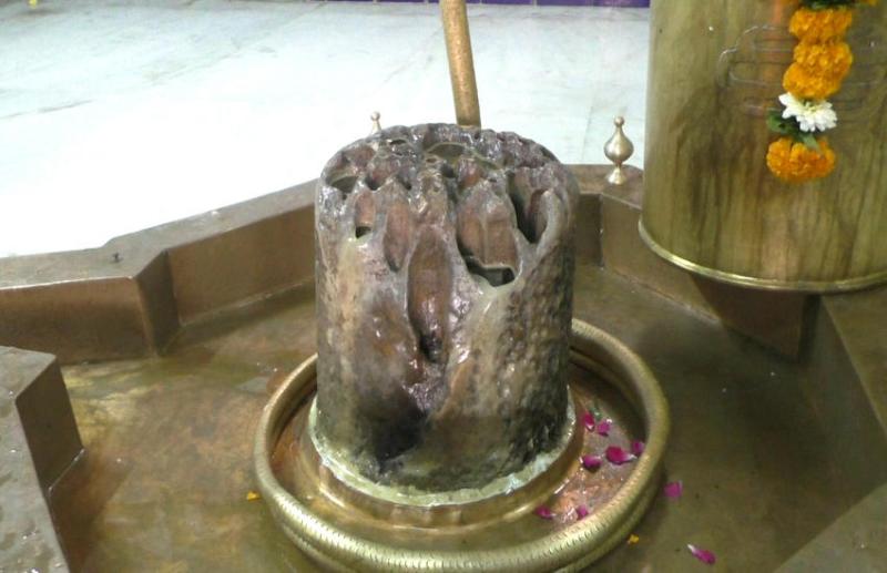 Ahmedabad news : यहां शिवलिंग से निरंतर बहता है पवित्र जल