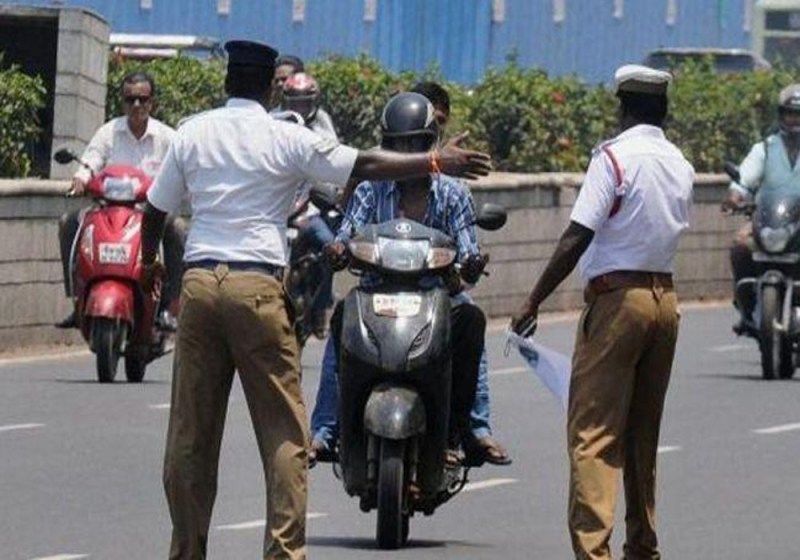 अब हेलमेट पहनने पर भी कटेगा चालान, जानें क्या हैं नए रूल्स