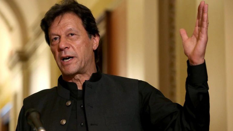 Imran Khan file photoइमरान ने माना कि भारत से युद्ध में हार सकता है पाकिस्तान