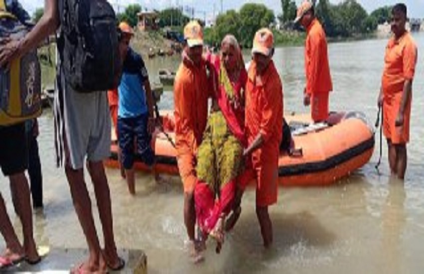 Ganga Yamuna floods in Prayagraj