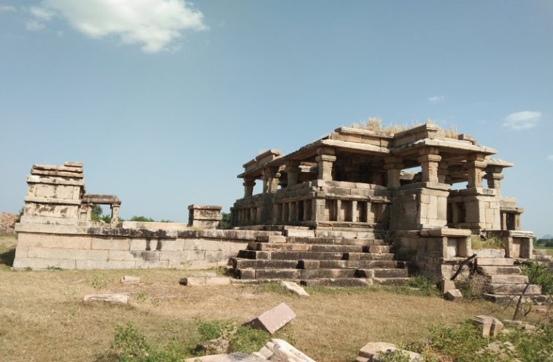 अपेक्षित पड़ी चंदेल कालीन एतिहासिक धरोहरें, संरक्षित करना भूला निभाग