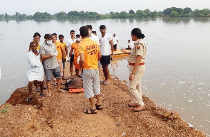 बीस घंटे बाद मिला खारी नदी में बहे बालक का शव