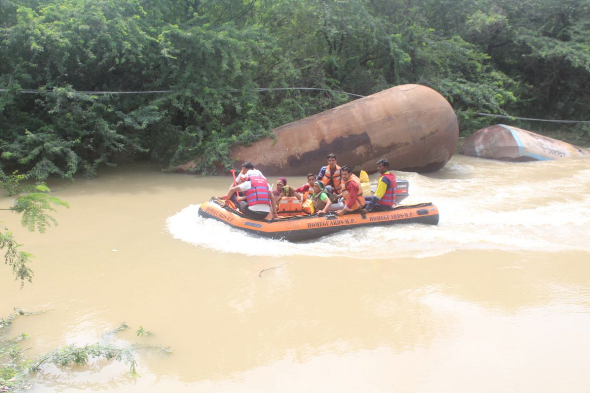 बाढ़ ने तोड़ा 49 वर्ष का रिकॉर्ड, 44 गांव जलमग्न