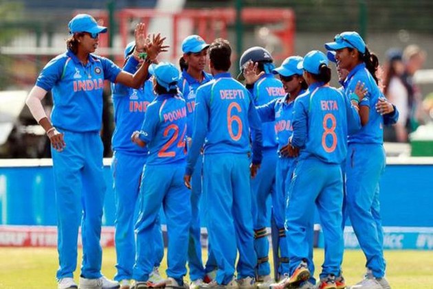 indian_womens_team.jpg