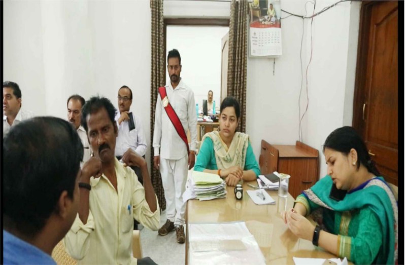 When the deaf young man came in front of the collector again