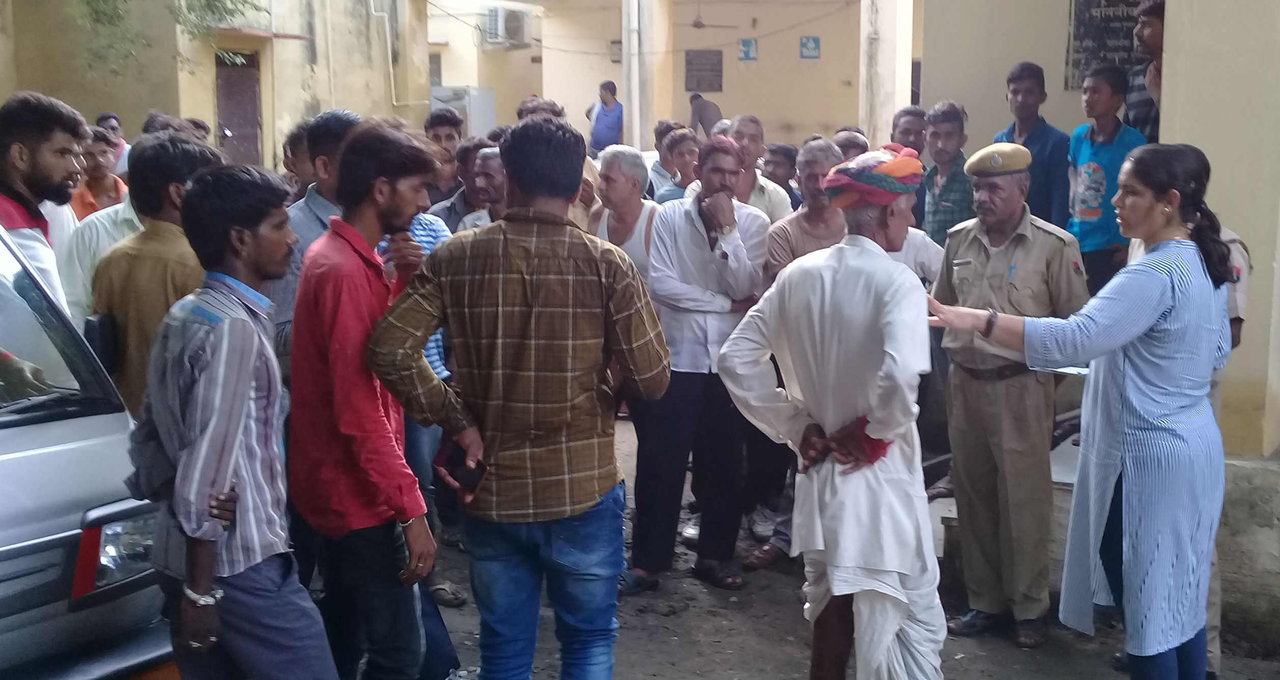  Woman dies after falling in well, dead body of youth found after 20 hours in Bhilwara