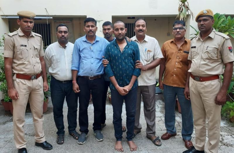 Train robbery-अहमदाबाद के तीन ज्वैलर्स से 1.7 किग्रा के सोने के बिस्किट बरामद