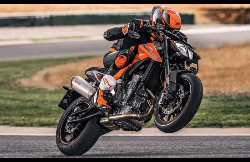 ktm-790-dukee.jpg