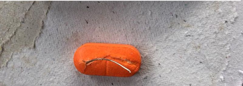 सावधान...दवा भी जरा देखकर खाएं ..... टैबलेट में निकला लोहे का तार