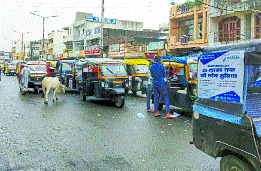 Many auto rickshaws running without documents