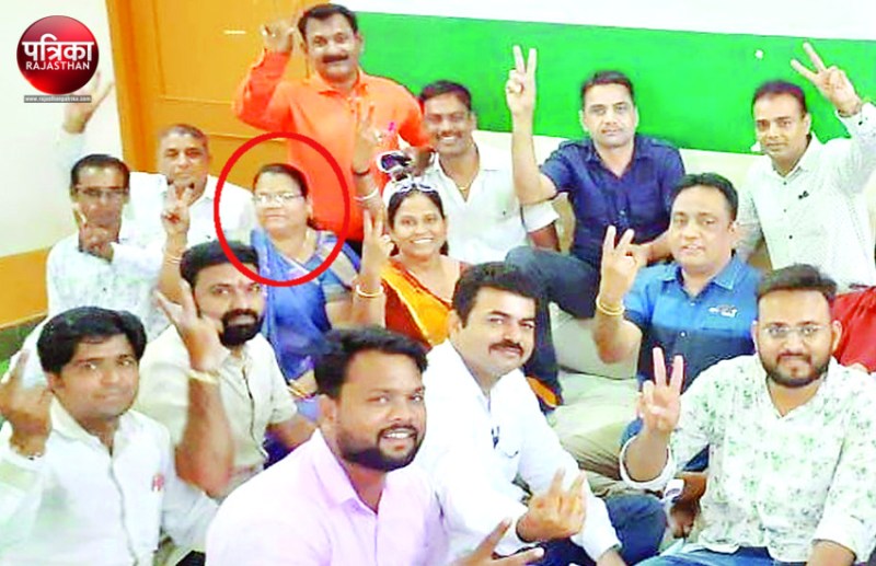 नगर परिषद चुनाव में वार्ड आरक्षित रहने पर किया खुशी का इजहार, शाम को दिल का दौरा पडऩे से पार्षद डामोर का निधन