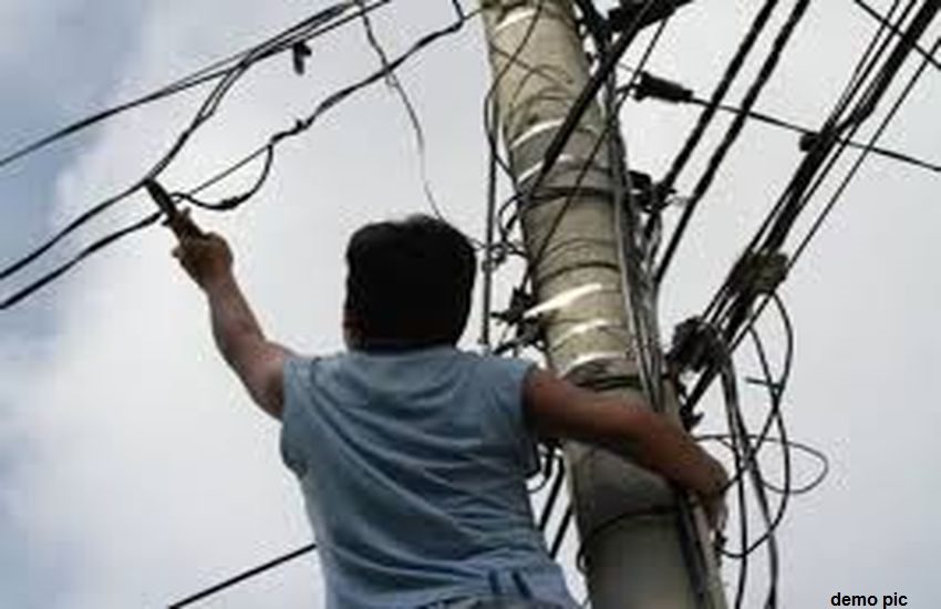 बिजली कंपनी का छापा, स्मार्ट मीटर ने पकड़ी सात लाख रुपए की बिजली चोरी
