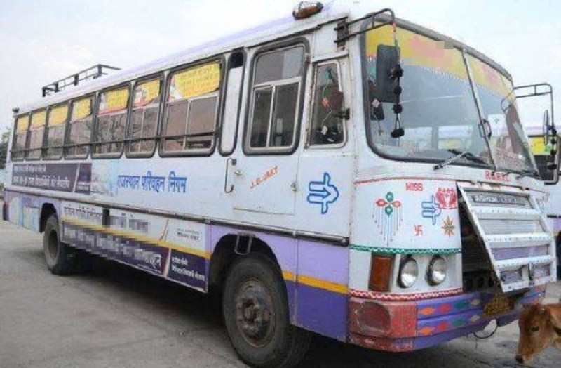 शराब पीने के बाद यात्रियों को लेकर रवाना हुआ था रोडवेज चालक, कुछ दूर बाद ही लहराने लगी बस