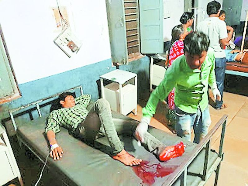 कुंदनपुर रोड पर दो बाइक आपस में भिड़ी