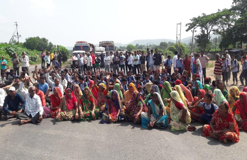Ahmedabad news : ग्रामीणों ने किया चक्काजाम