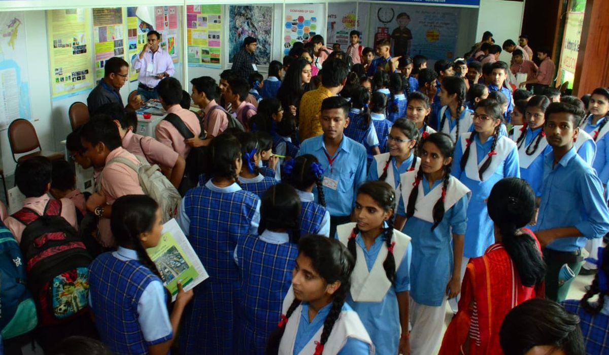 वैज्ञानिक उपलब्धियों से अब तक थे अनजान, प्रदर्शनी देख मिला अथाह ज्ञान