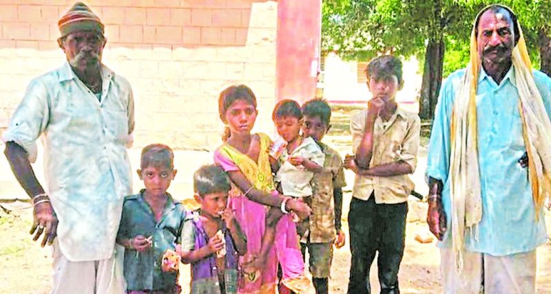 मत ले जाओ हमारी मां को, बिलखते रहे छह बच्चे