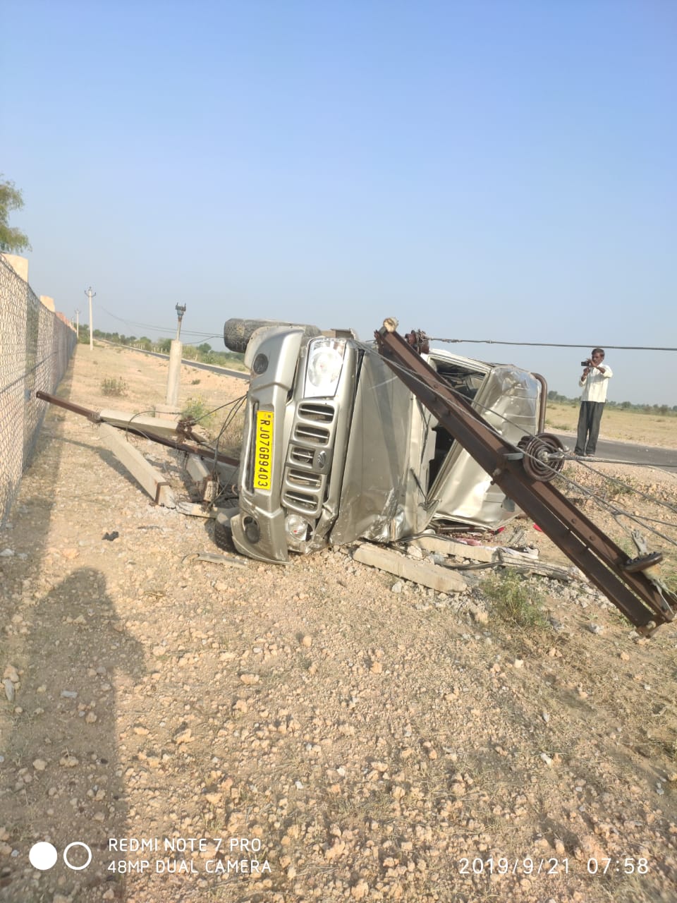 bikaner news- Pickup collided with pole, two killed