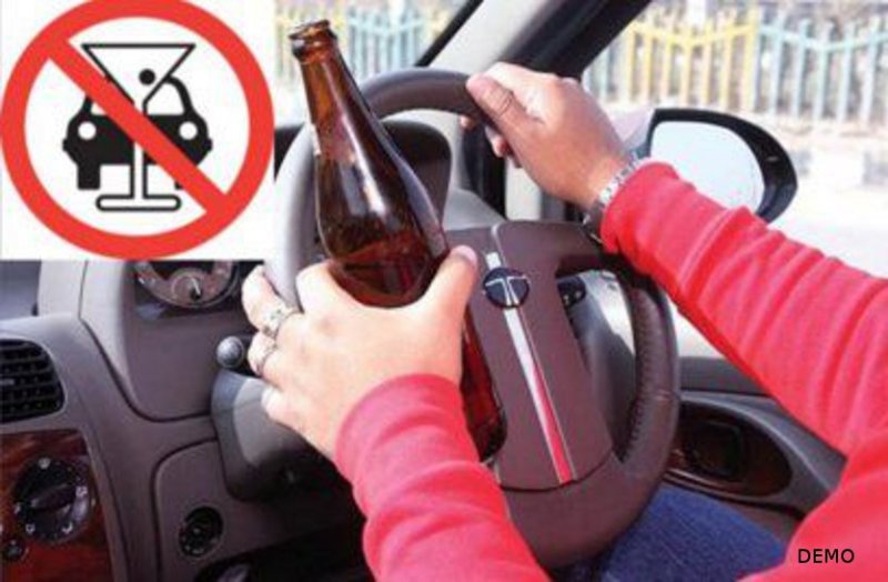 शराब पीकर बाहन चलाने पर ट्रैफिक पुलिस ने लगाया बम्पर जुर्माना, रकम सुनकर उतर गया युवकों का नशा