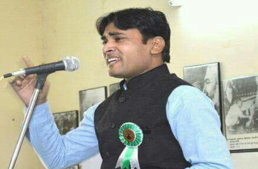 Fani Jodhpuri's solo poetry recitaion in Bikaner on 22