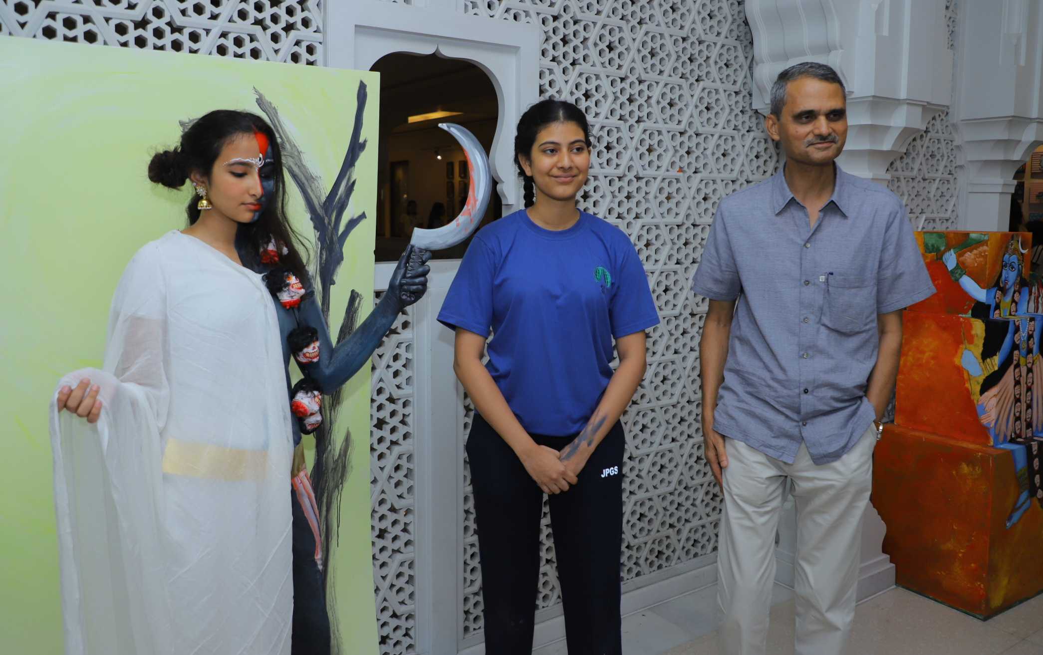 Jaipur Art Exhibition : होटल की दीवार और गलियारे में स्टूडेंट्स की कलाकारी