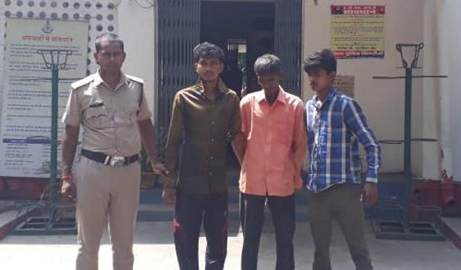 Singrauli police arrested three accused of theft