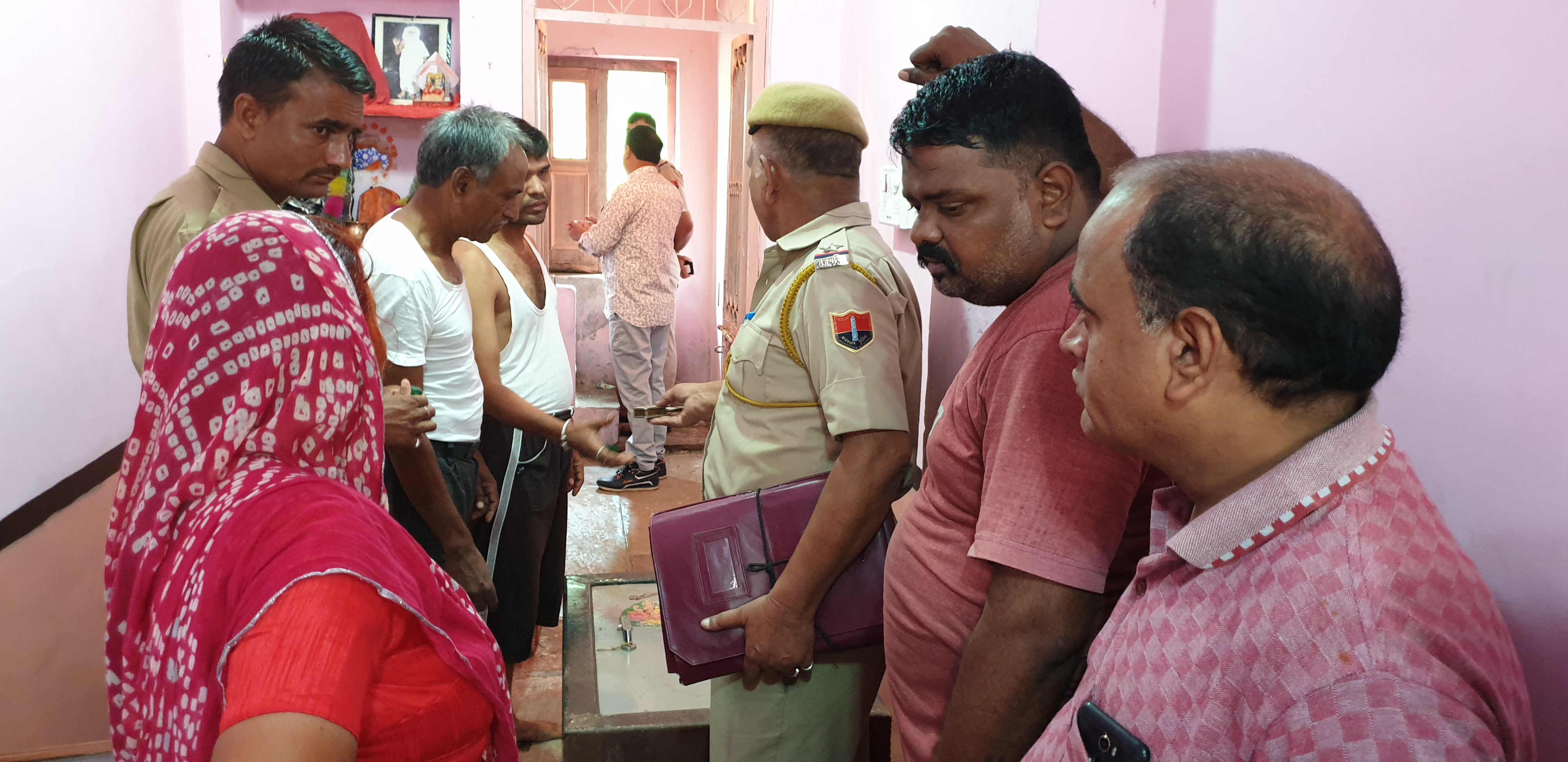  Burglars break locks, fly cash and jewelry in Bhilwara