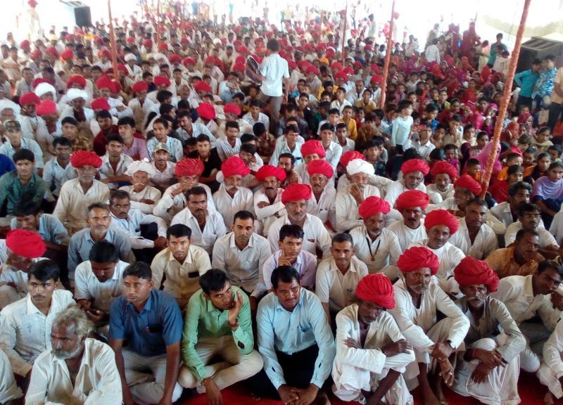 भावी पीढ़ी को शिक्षित करने के साथ दें अच्छे संस्कार