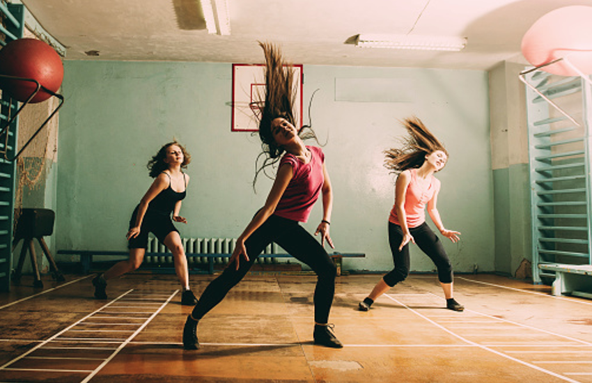 Dancing Benefits For Health: शरीर को लचीला और मजबूत बनाता है डांस